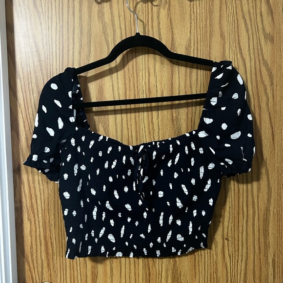 Aritzia patterned crop top - Picture 1 of 2